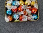 Krabička s čokoládovými bonbóny Lindt 