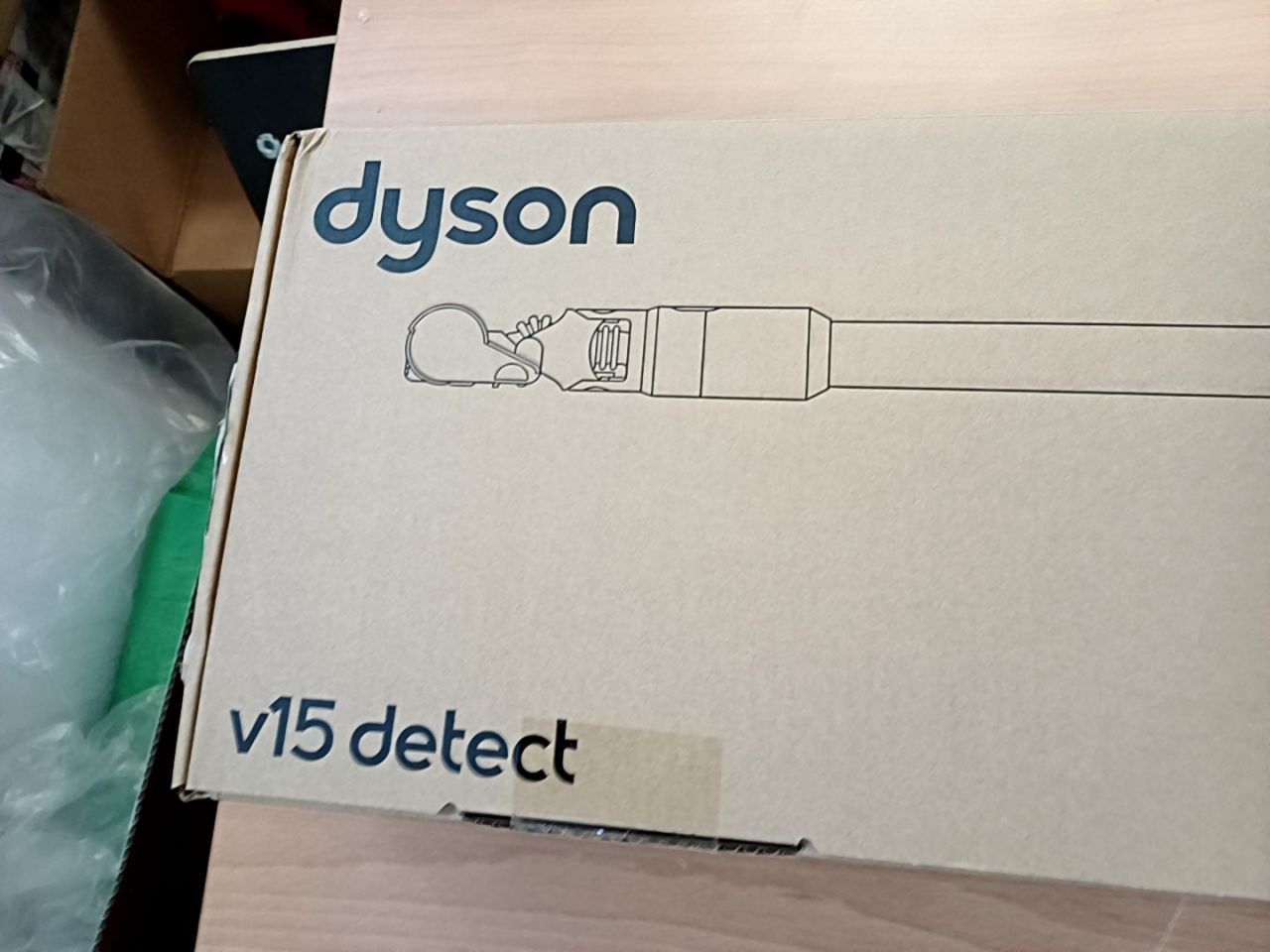 Tyčový vysavač Dyson V15