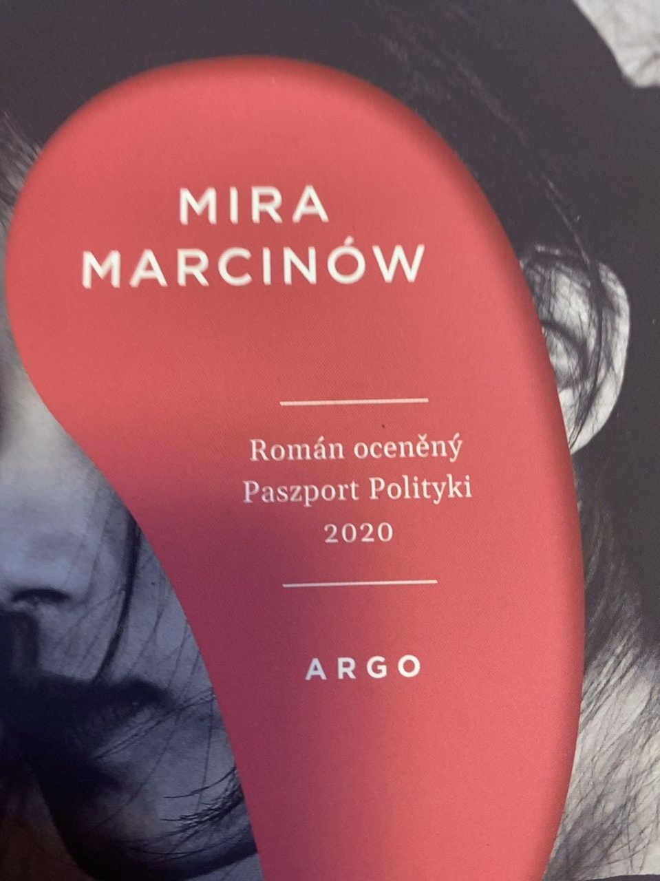 Kniha “osiřelec” Argo Mira Marcinow