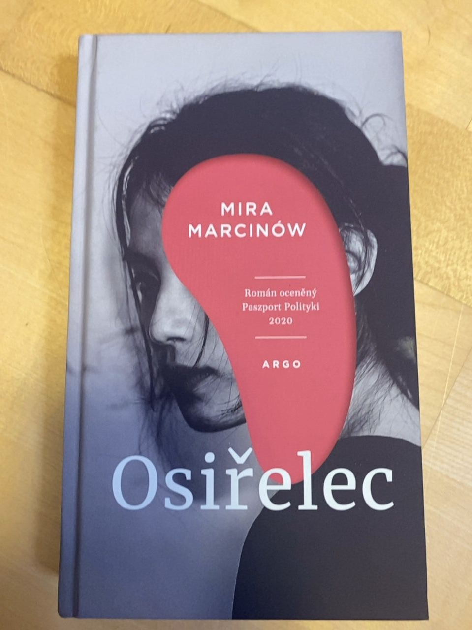 Kniha “osiřelec” Argo Mira Marcinow