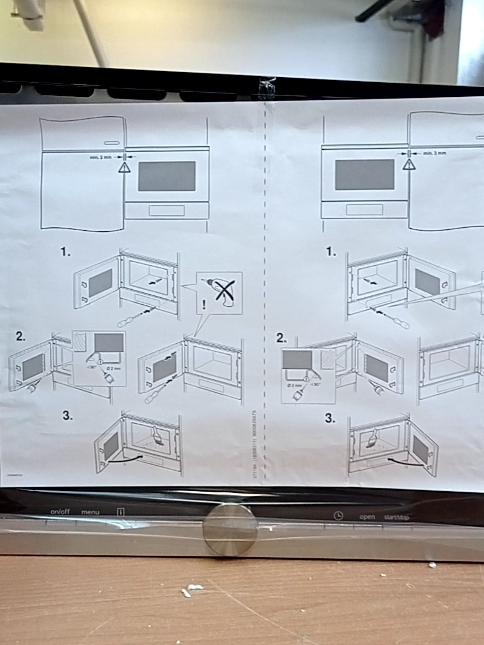 Vestavná mikrovlnná trouba Simemens BF634LGS1