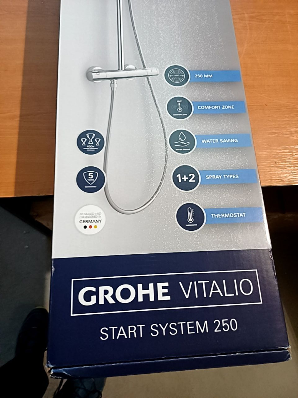 Sprchový systém na stěnu s termostatickou baterií Grohe Grohe Vitalio Start System 250