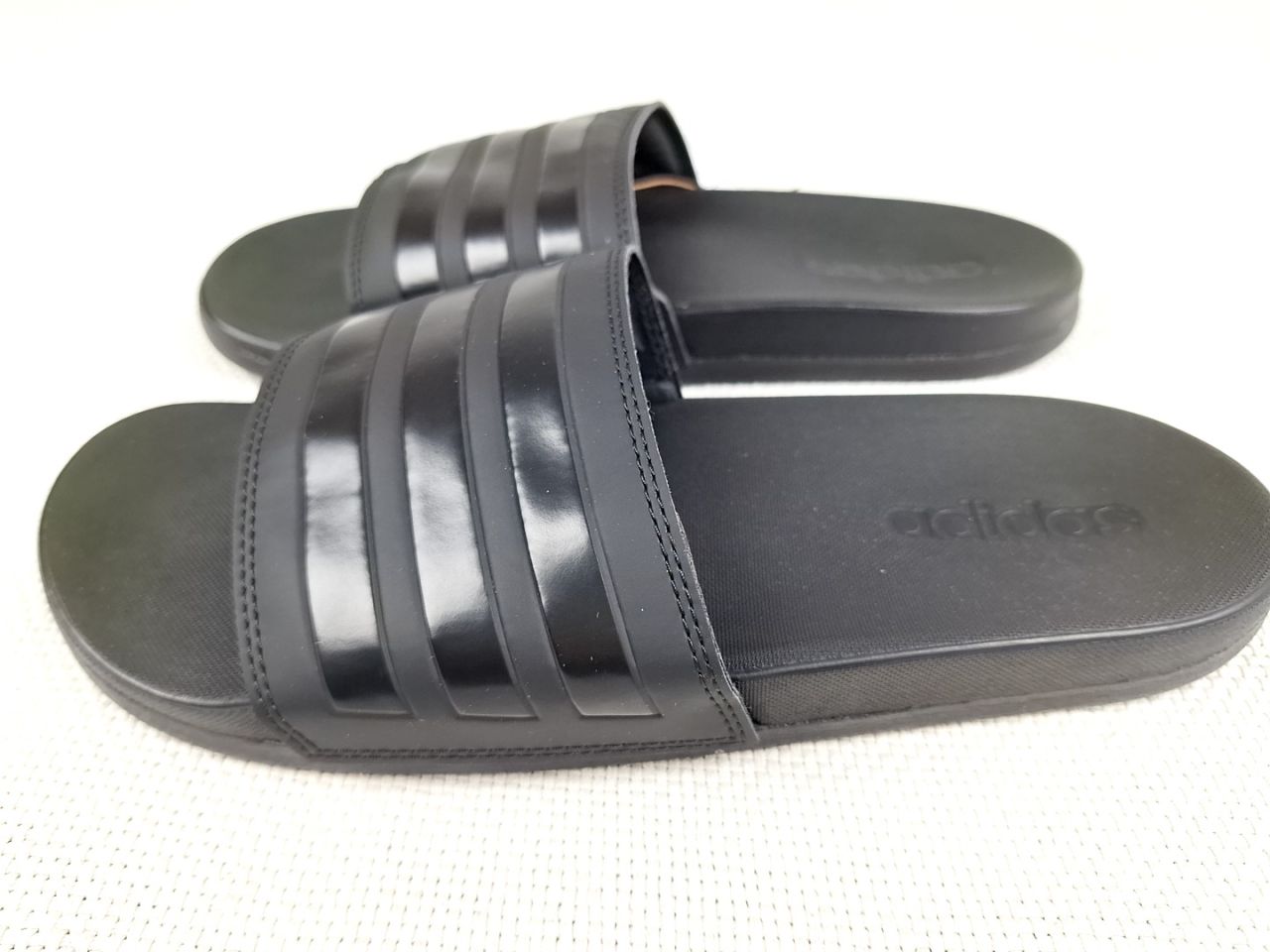 Sandále/pantofle - Adilette Comfort Adidas vel. 40