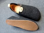 Filcové barefoot bačkory - černé Pegres velikost 42