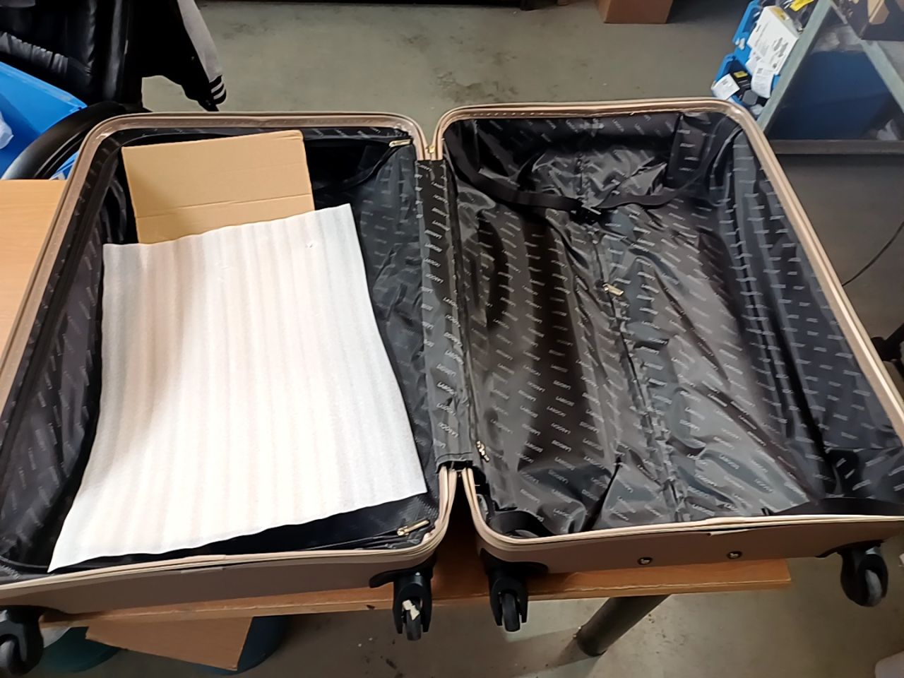 Cestovní kufr 52x76x30 cm Lasocki 