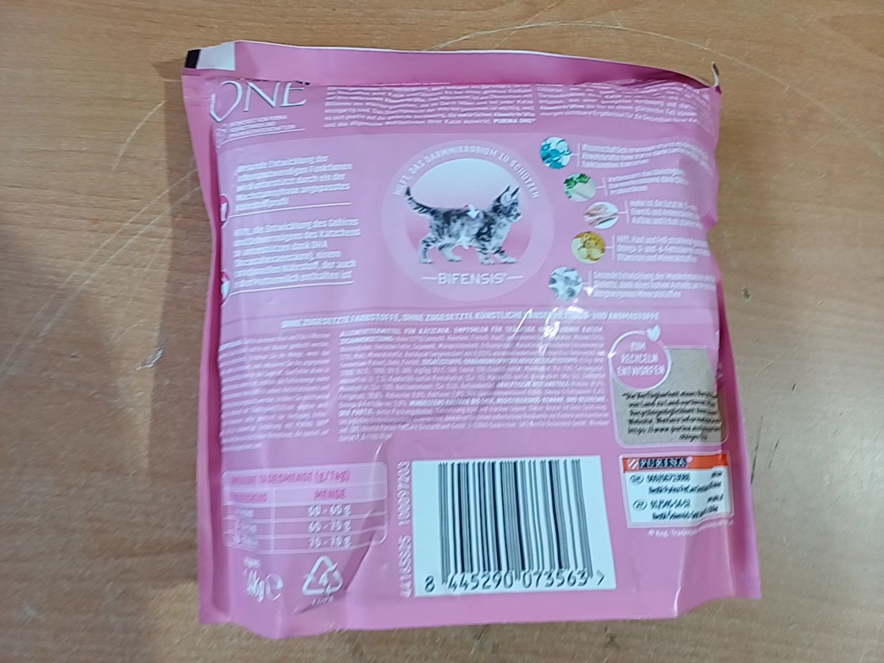 Krmivo pro kočky 1,4 kg purina 