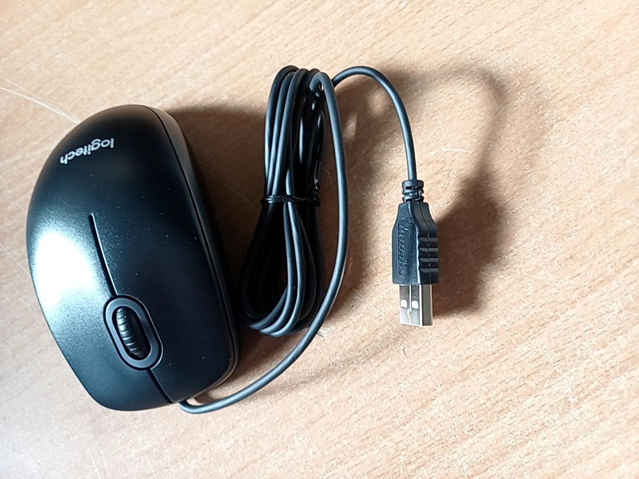 Kancelářská myš Logitech B100