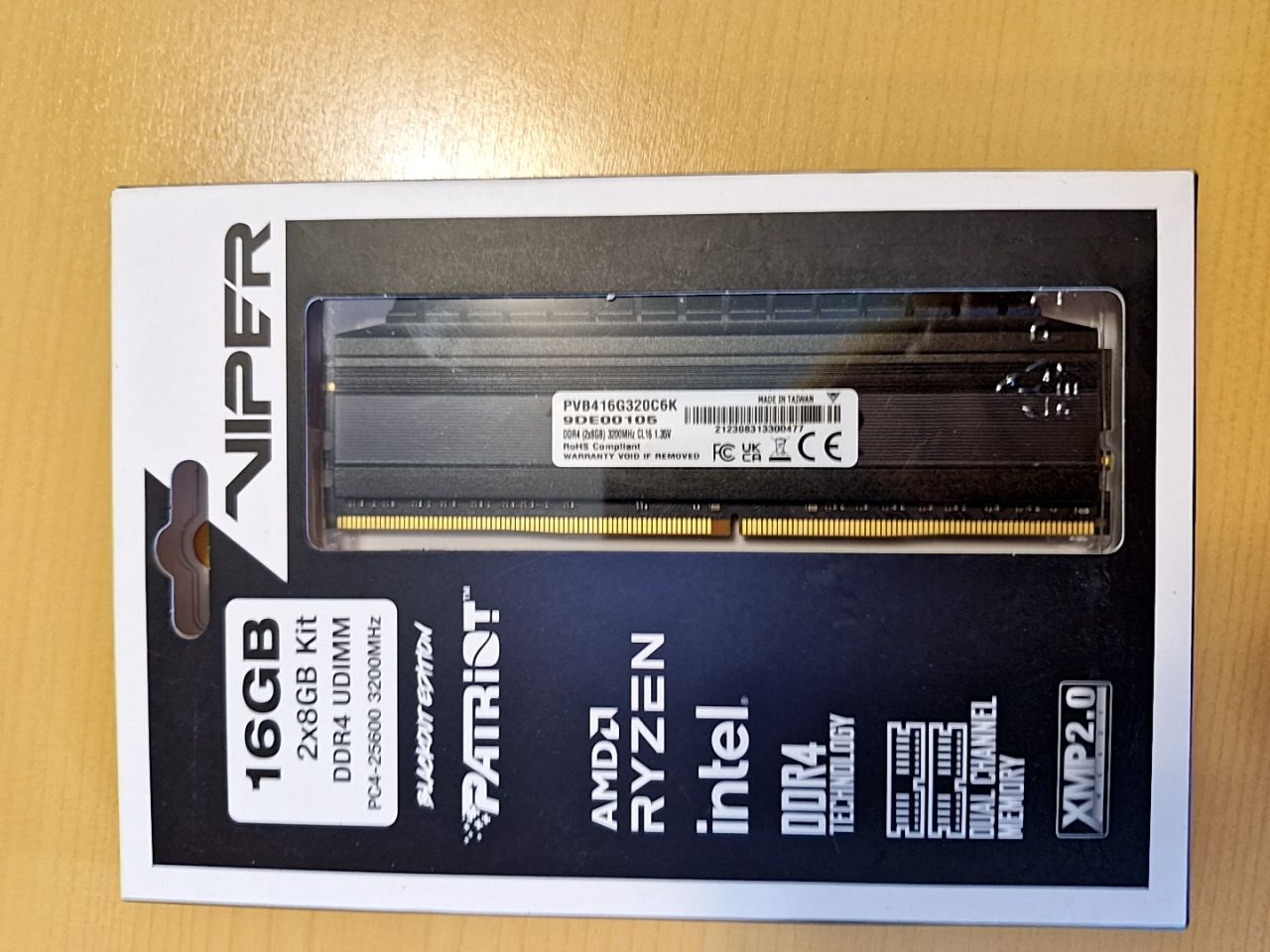 Operační paměť Patriot Viper 4 Blackout Series 16GB KIT DDR4 3200MHz CL16 