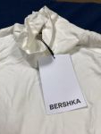 Dámský krátký rolák Bershka velikost S