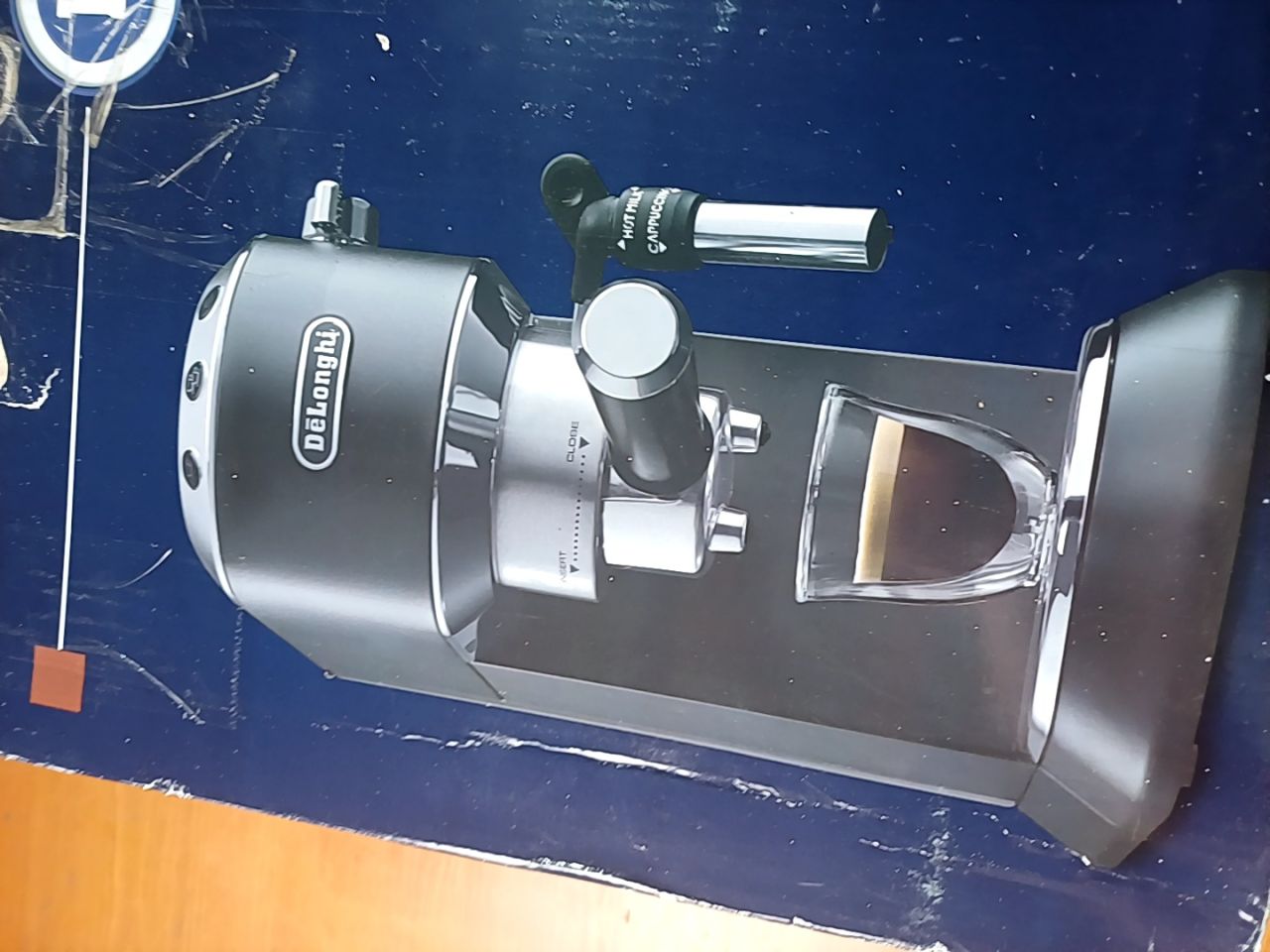 Kávovar De'Longhi EC685.BK