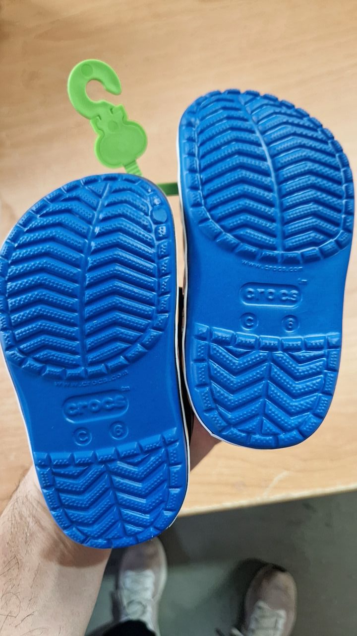 Dětské pantofle - mickey mouse crocs Velikost 6